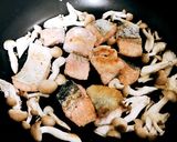 鮭と山芋のバター醤油炒め作り方5写真