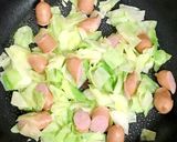 ウィンナーとキャベツの味噌マヨ炒め作り方4写真