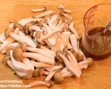 鶏手羽トロとしめじのバルサ味噌炒め作り方1写真