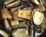簡単やわらか✾牛カルビと茄子の洋風煮込み作り方8写真
