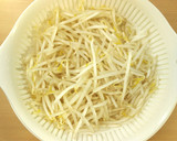 しゃっきり満腹＊豚バラともやしの旨塩炒め作り方1写真
