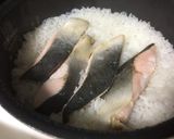 炊飯器でサーモンライス。作り方2写真
