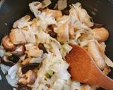 鶏そぼろと根菜の鶏出汁ピリ辛焼きうどん作り方4写真