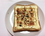 パン耳おいしい☆マヨふりかけトースト作り方3写真