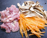 簡単！椎茸と豚肉のカレー醤油炒め作り方1写真