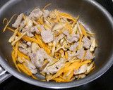 簡単！椎茸と豚肉のカレー醤油炒め作り方3写真