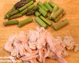 サラチキとアスパラのカレマヨ炒め作り方1写真