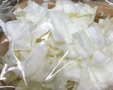 キャベツと梨のレモン胡麻和え作り方1写真