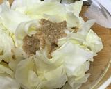 キャベツと梨のレモン胡麻和え作り方5写真