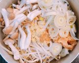 材料いれて煮るだけ♡もやしウマ味噌スープ作り方1写真