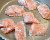 鮭ときのこのバターしょう油炒め作り方2写真