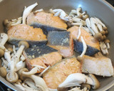 鮭ときのこのバターしょう油炒め作り方3写真