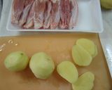 鶏手羽とジャガイモのケチャップ煮作り方1写真