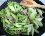 ☆セロリとベーコンのオイスター炒め☆作り方2写真
