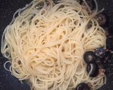 やみつき！アンチョビとオリーブのパスタ作り方5写真