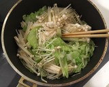 えのきとキャベツのガリバタ炒め作り方5写真