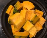 タジン鍋で作るかぼちゃの煮物。作り方1写真