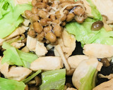 鶏肉＆きのこと納豆のオイスターソース炒め作り方4写真