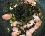 頂き物で作る！高菜とソーセージのパスタ作り方5写真