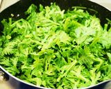 春菊とイカのガーリック炒め作り方6写真