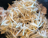 簡単☆豚肉ともやしの鶏ガラ炒め♪作り方1写真
