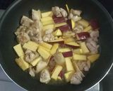 鶏とさつまいもの炒め煮作り方3写真