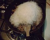 香菜たっぷり！炒め挽肉と春雨の和え物作り方3写真
