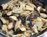 ピリ辛♪生椎茸と蓮根のみそ風味炒め物作り方7写真