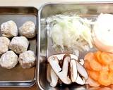 簡単☘️市販の鶏団子&塩麹入り味噌汁作り方1写真