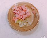 レンジで簡単！お弁当に、ハム玉葱オムレツ作り方1写真