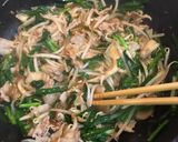 自家製豆板醤の豚バラともやしのピリ辛炒め作り方8写真