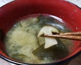 シモコシ、むかご、ワカメの味噌汁作り方6写真