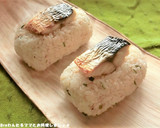 簡単★焼き鳥と油揚げのおにぎり作り方4写真