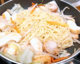 【甘えび醤油】シーフード焼きそば作り方4写真