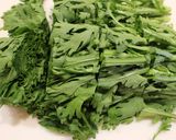 豚こまと春菊のみそ炒め作り方1写真