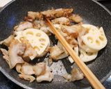 豚バラとれんこんの甘酢炒め作り方4写真