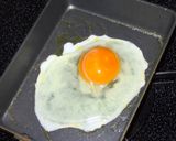 半熟卵がくっ付いちゃった♡目玉焼トースト作り方3写真