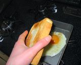 半熟卵がくっ付いちゃった♡目玉焼トースト作り方4写真