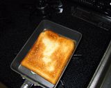 半熟卵がくっ付いちゃった♡目玉焼トースト作り方5写真