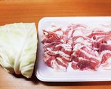 レンジで超簡単☆豚とキャベツの重ね蒸し✨作り方1写真
