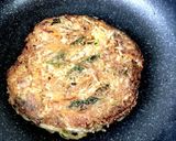 伸びたラーメンでお好み焼き風作り方5写真