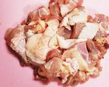 鶏もも肉とマヨのグリーンカレーサラダ作り方1写真