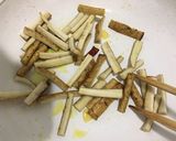ごぼうとコンビーフのペペロンチーノ炒め作り方2写真