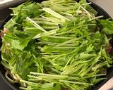豚バラとキャベツと水菜の蒸し焼き作り方2写真