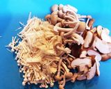 簡単！沢山きのこと柔らか鶏むね肉のスープ作り方1写真