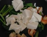 むきえびと小松菜のコンソメ豆腐炒め作り方4写真
