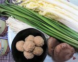 缶詰活用でお手軽！【サバ缶１人味噌鍋】作り方1写真