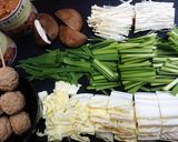 缶詰活用でお手軽！【サバ缶１人味噌鍋】作り方2写真