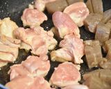 鶏もも肉とこんにゃくの味噌煮込み作り方3写真