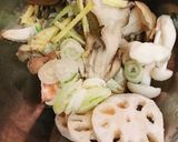 たっぷりキノコと蓮根鶏炒め作り方3写真